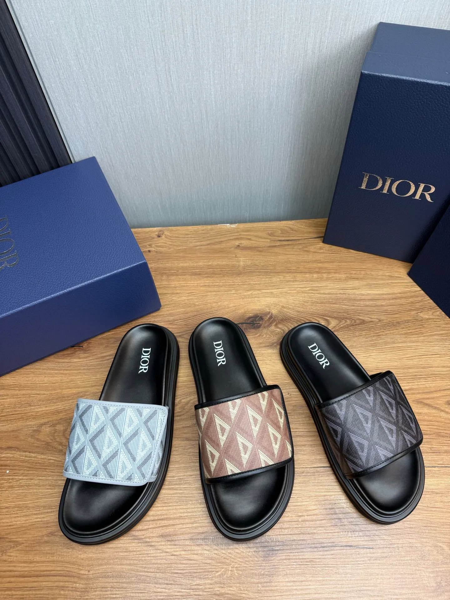 Men's shoes 💰280💰 Dior. Men's slippers 🩴Official website 1:1 production 38-45 yards 45 46 🉑️Customized original material shipped✅